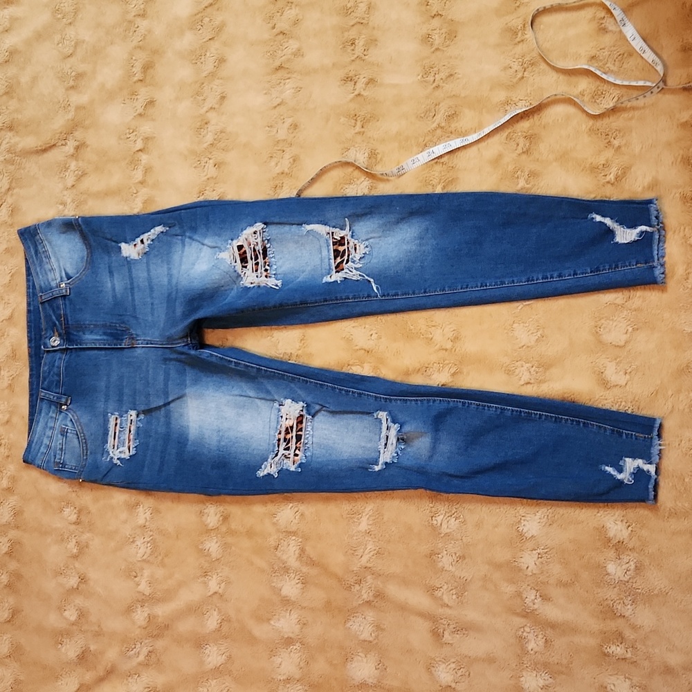 Women's high rise skinny distressed jeans